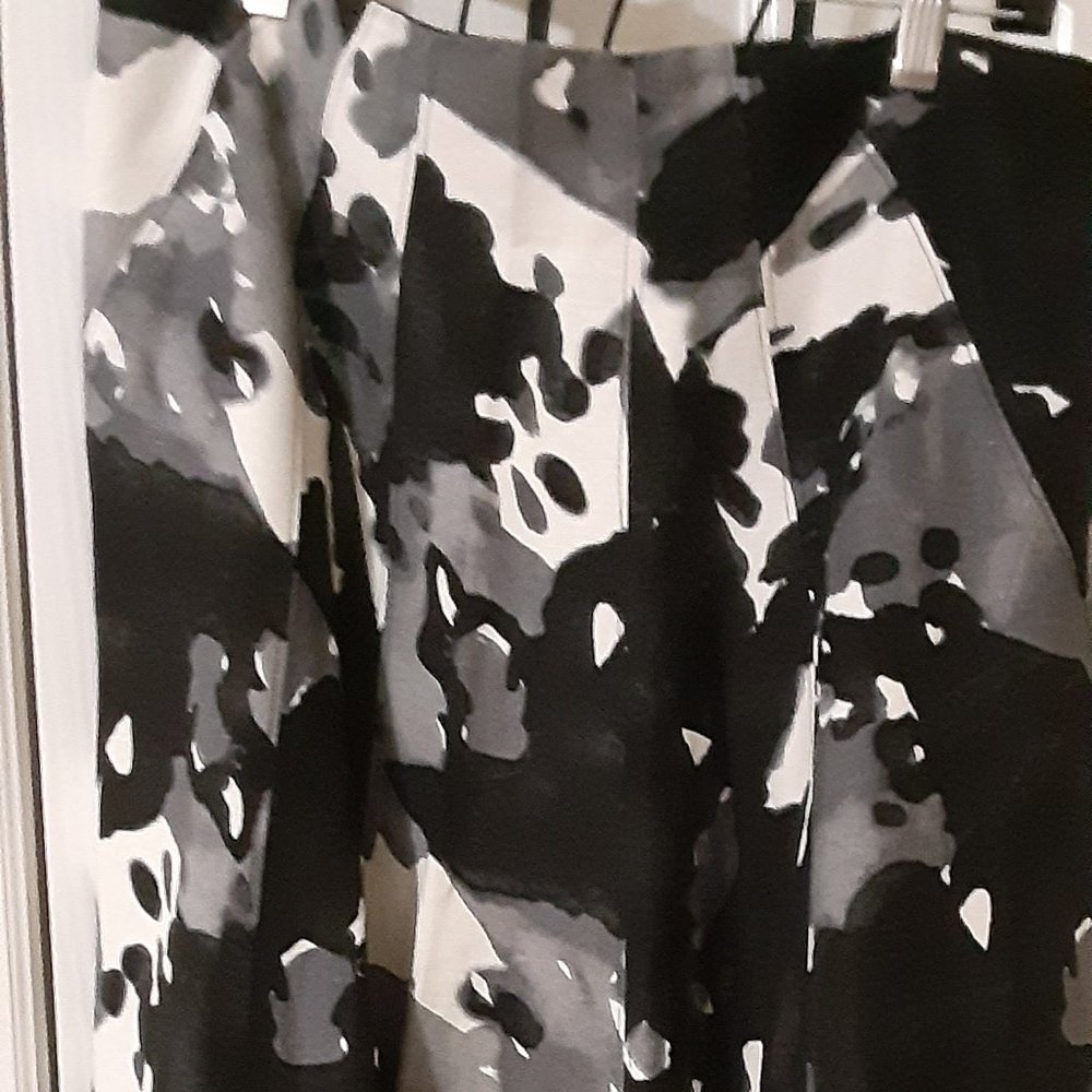 Black grey gored skirt
